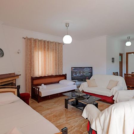 Guesthouse Moonlight Downtown Ksamil Eksteriør billede