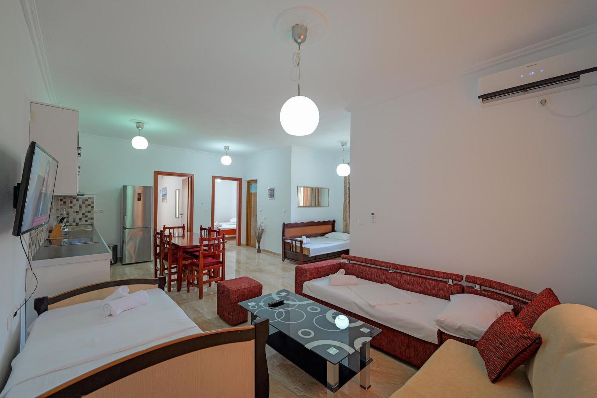 Guesthouse Moonlight Downtown Ksamil Eksteriør billede