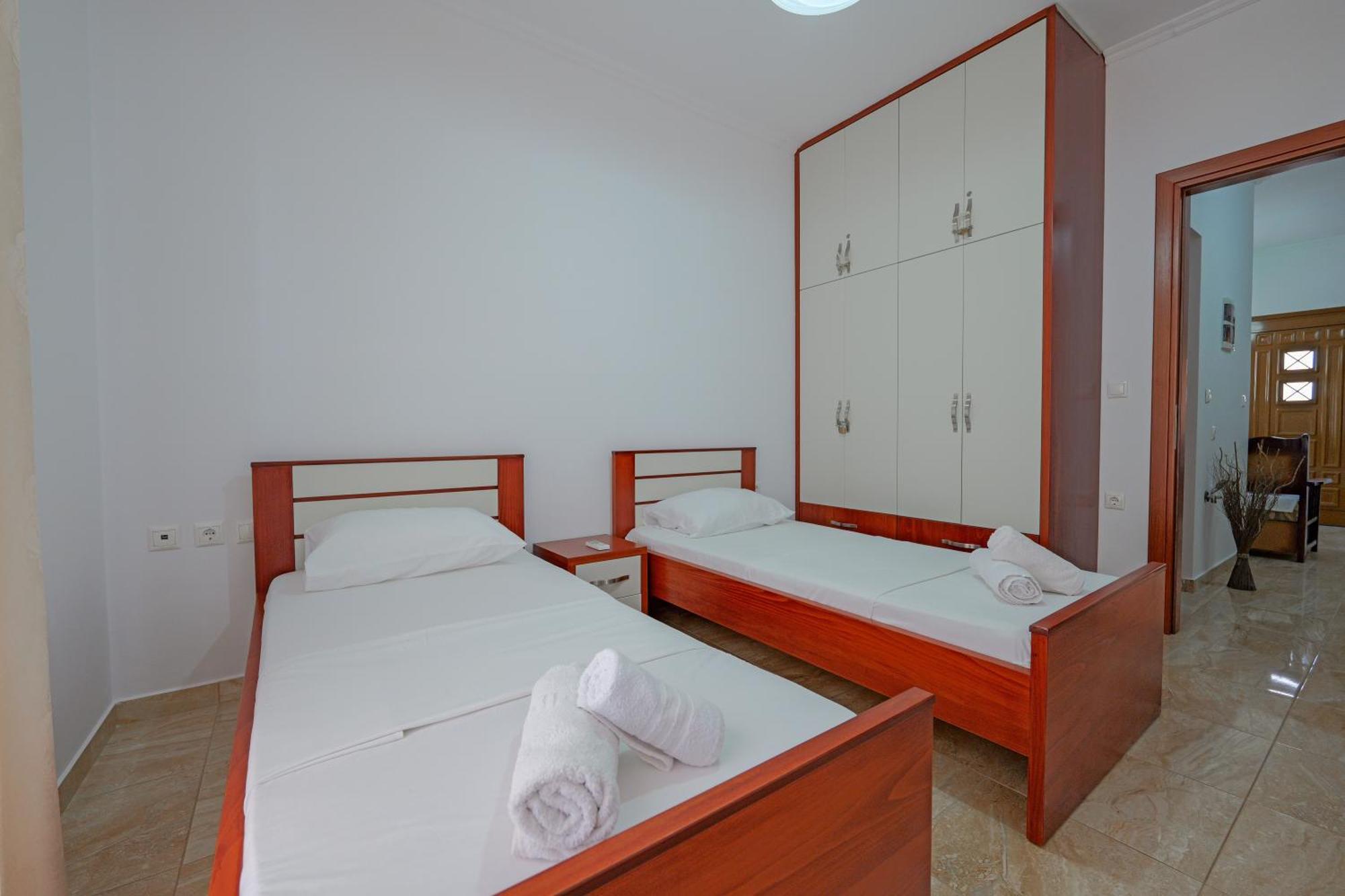 Guesthouse Moonlight Downtown Ksamil Eksteriør billede
