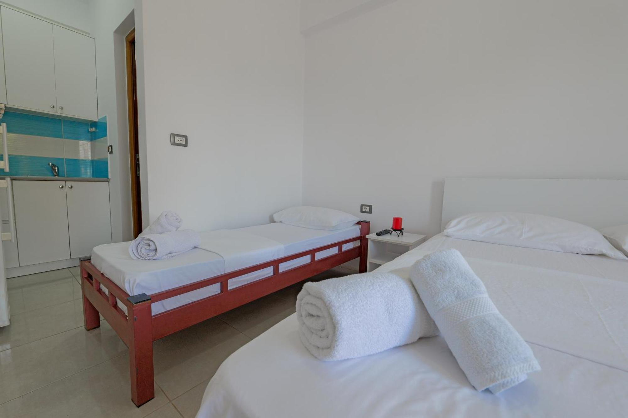 Guesthouse Moonlight Downtown Ksamil Eksteriør billede