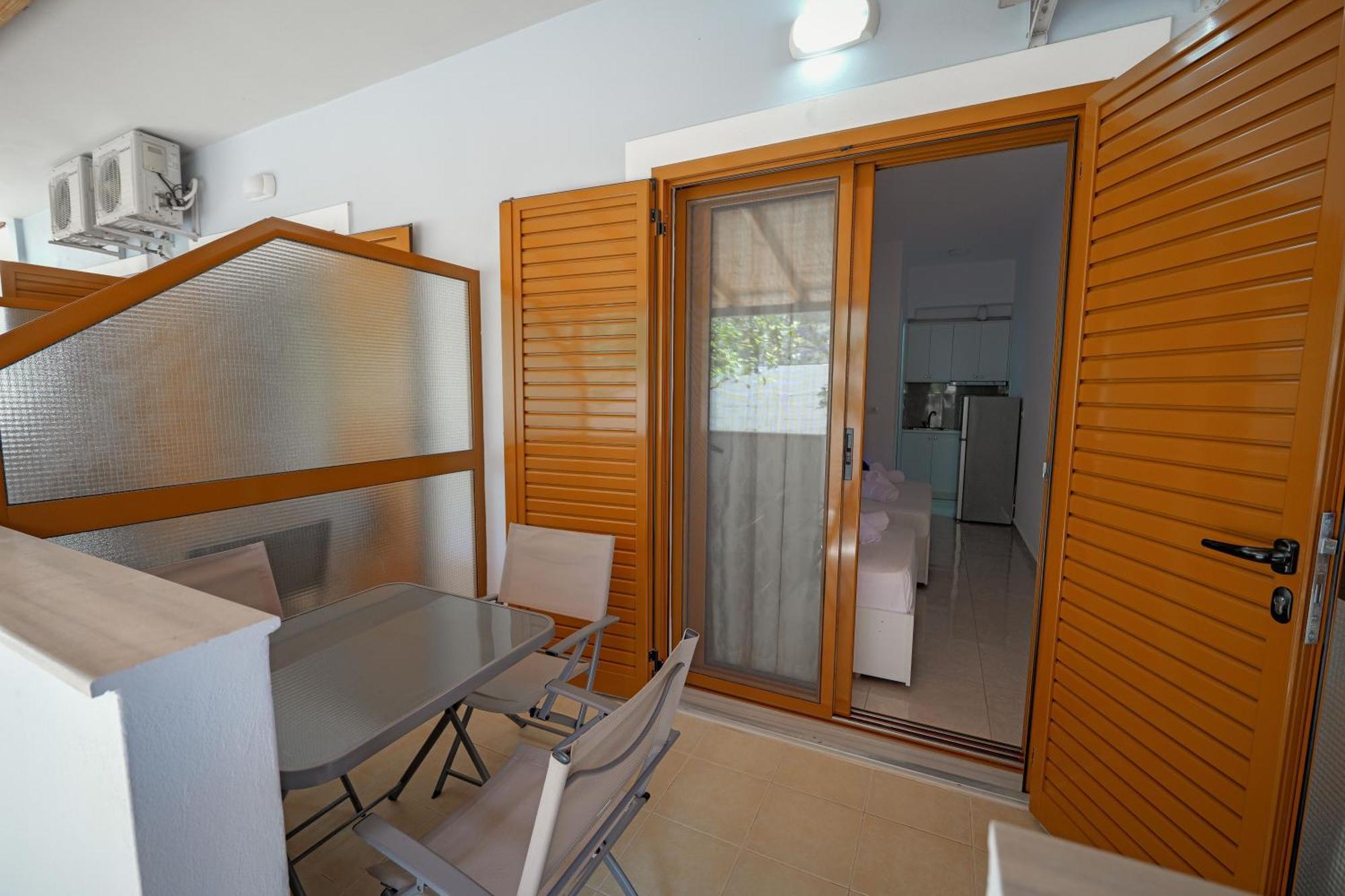 Guesthouse Moonlight Downtown Ksamil Eksteriør billede