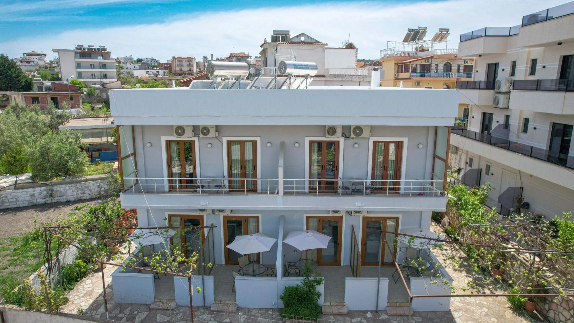 Guesthouse Moonlight Downtown Ksamil Eksteriør billede
